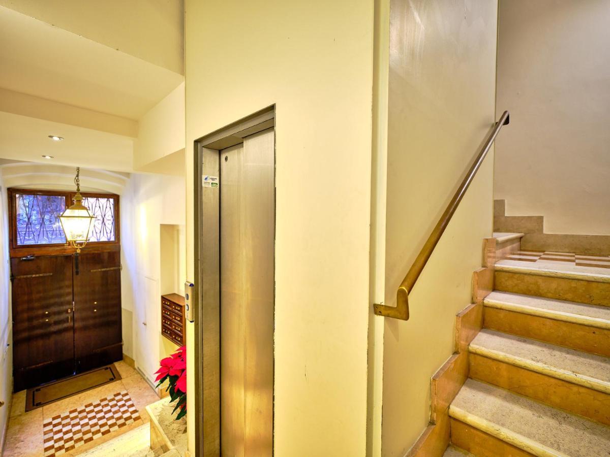 Apartmentsarena - Residenza Degli Scaligeri - Piazza Erbe 维罗纳 外观 照片
